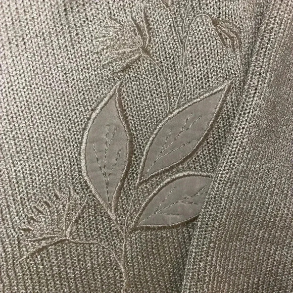 ๐ฅ6/$20 or 10/$40. Future Lady sweater - Picture 2 of 10